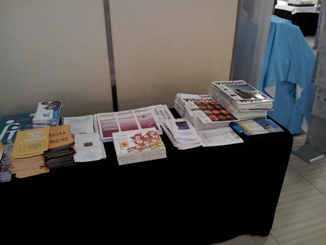Foto de la mesa con documentacion de FARPE
